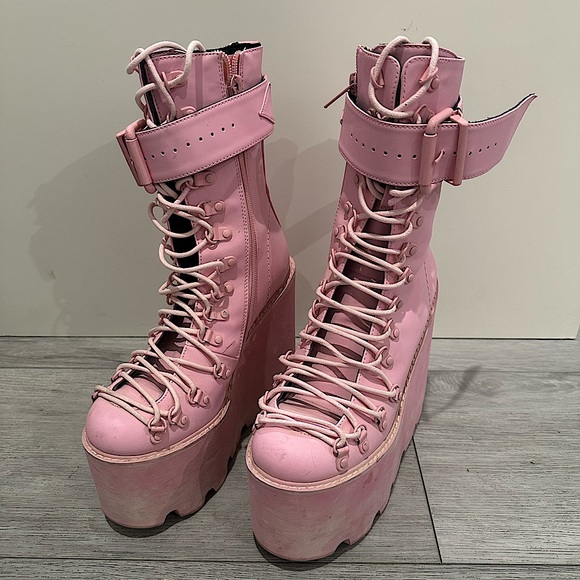 DOLLS KILL BUBBLEGUM TRAITOR BOOTS - Picture 2 of 3